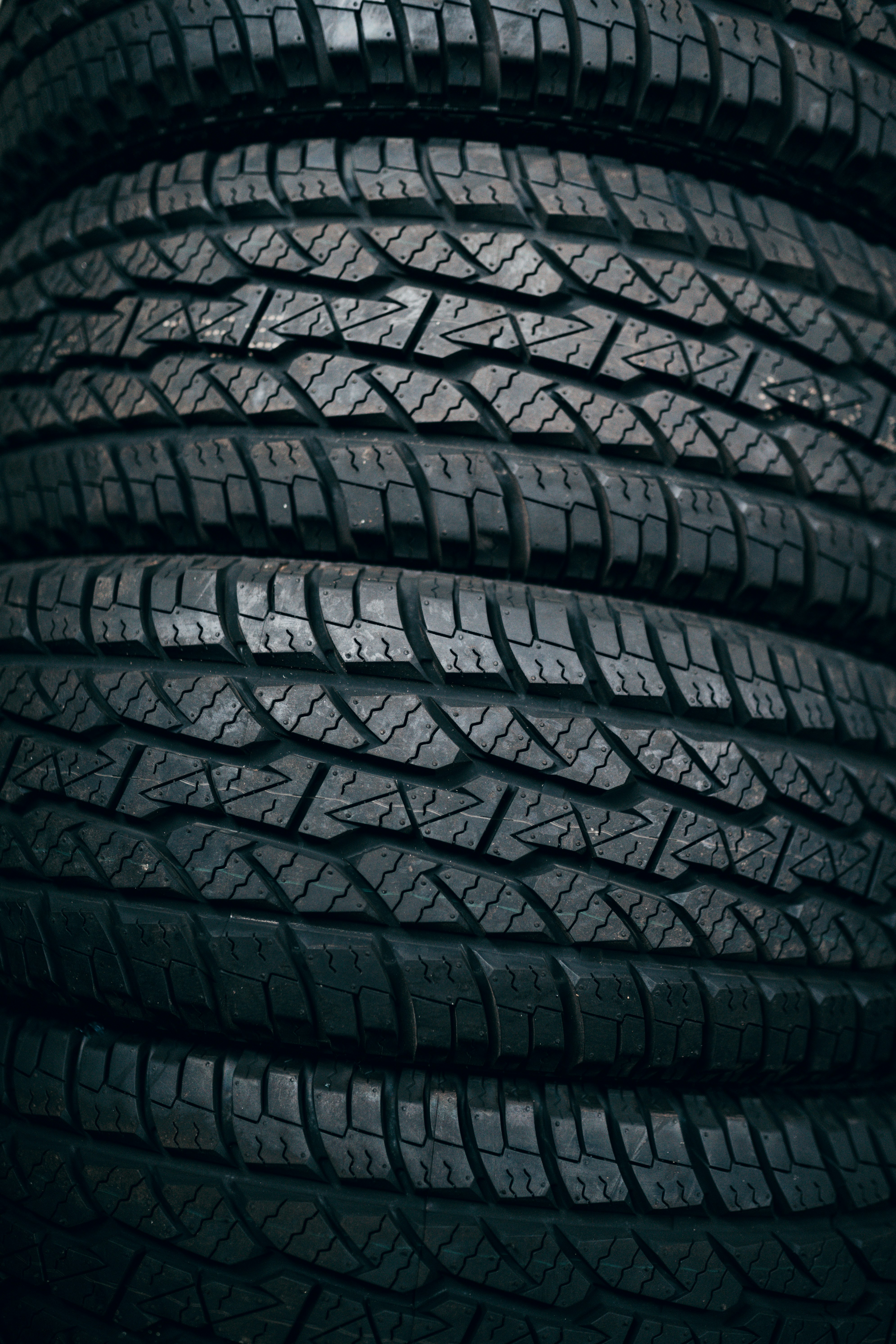 Luxury SUV Tyre Replacement
